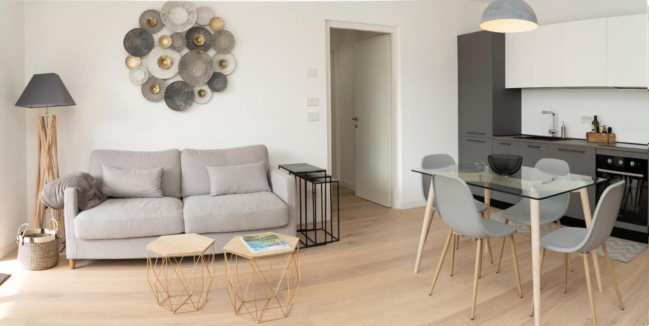 Serviced Apartments By Hotel De Charme Лавено Екстериор снимка