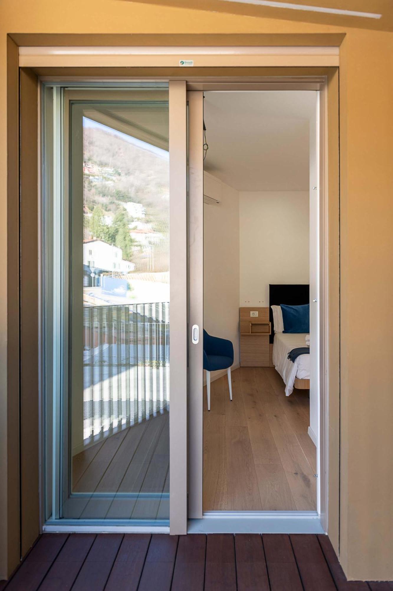 Serviced Apartments By Hotel De Charme Лавено Екстериор снимка