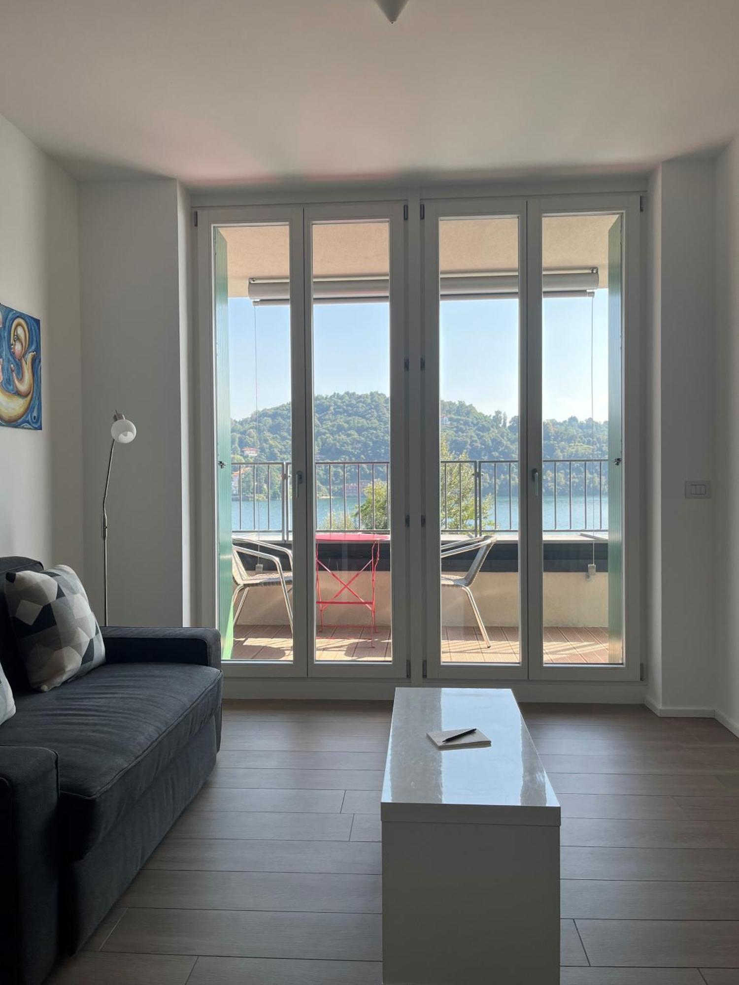Serviced Apartments By Hotel De Charme Лавено Екстериор снимка