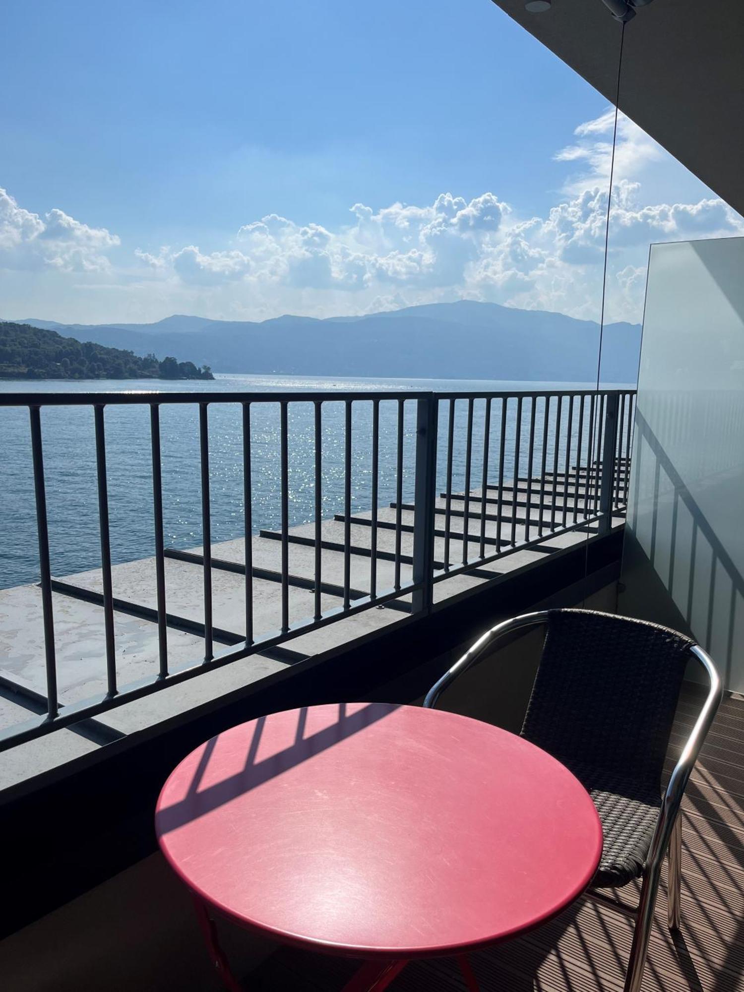 Serviced Apartments By Hotel De Charme Лавено Екстериор снимка